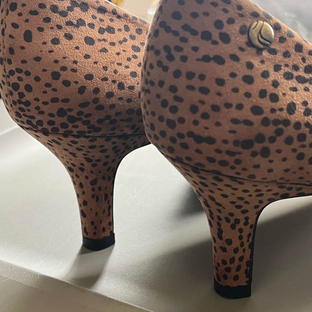 Women's LifeStride Parigi Leopard Animal Print 2.5 Inch High Heel Pump Size 8.5 - Picture 15 of 16